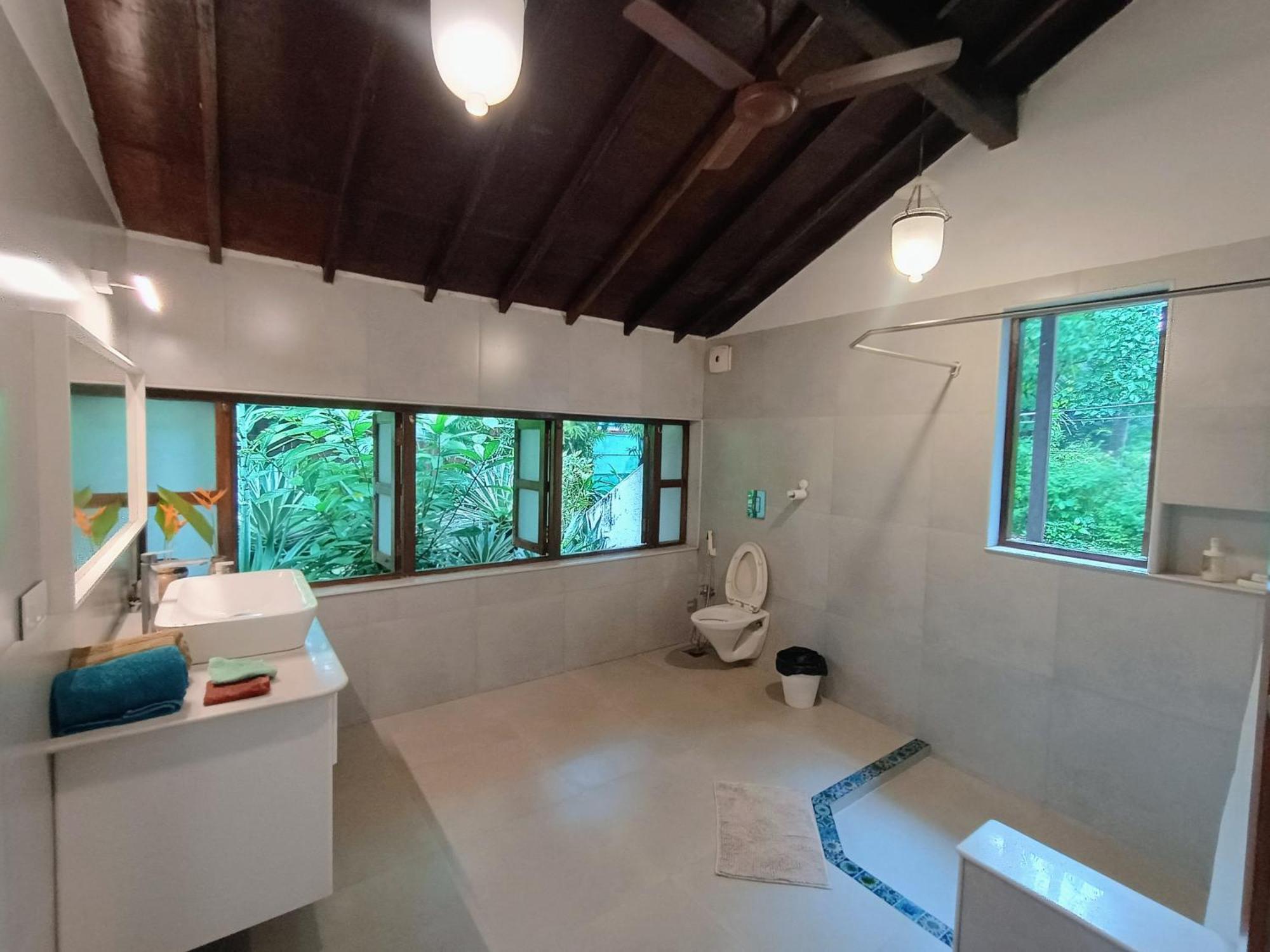 Banyan House - Luxurious 4 Bedroom Villa On One Acre, Near The Beach Nagaon  Esterno foto