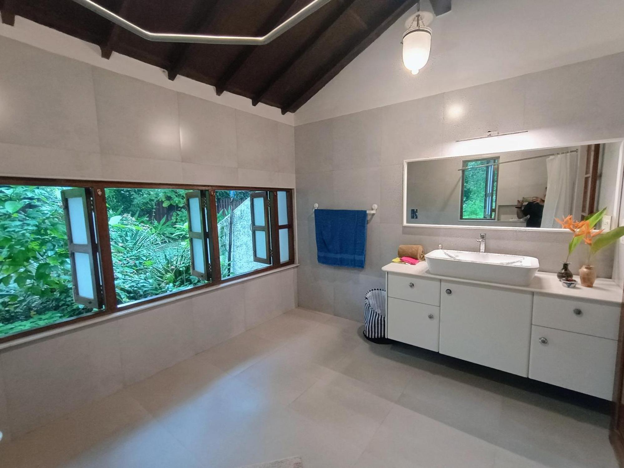 Banyan House - Luxurious 4 Bedroom Villa On One Acre, Near The Beach Nagaon  Esterno foto