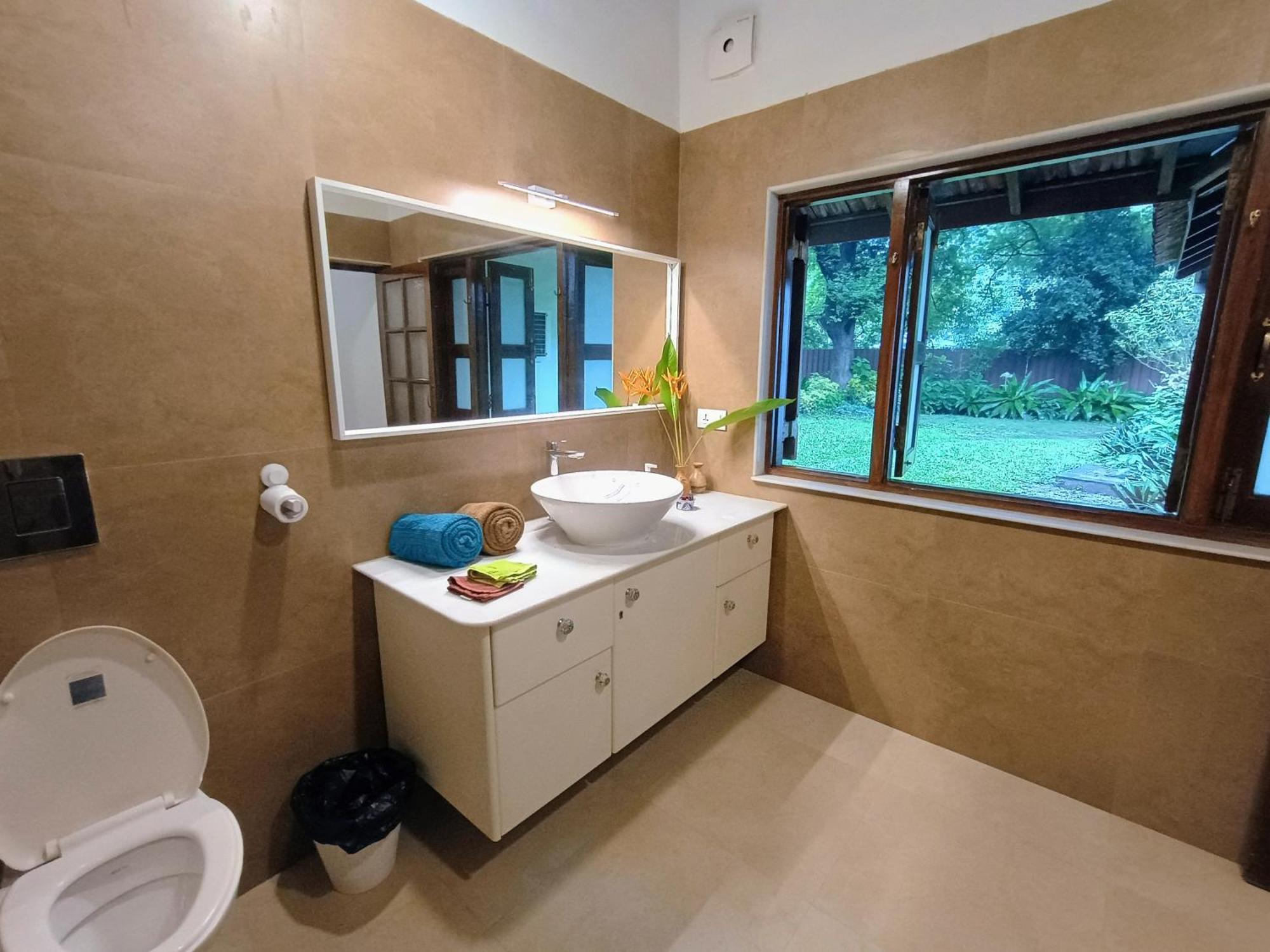 Banyan House - Luxurious 4 Bedroom Villa On One Acre, Near The Beach Nagaon  Esterno foto